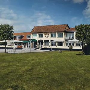 Molskroen Strandhotel Отель Эбельтофт